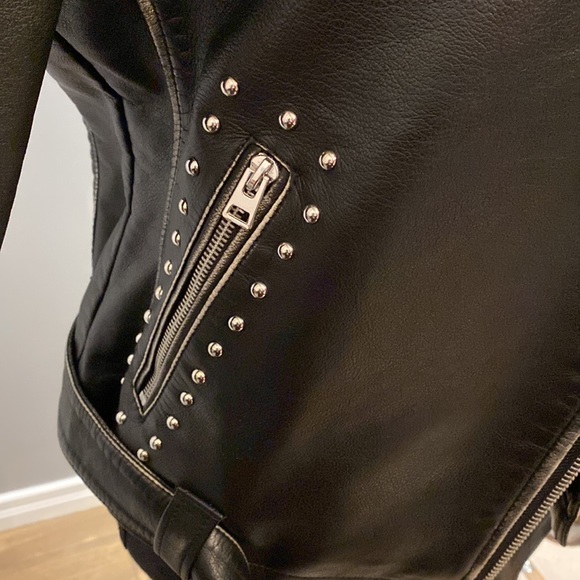 🌟 TOPSHOP Faux Leather Jacket - Picture 6 of 11